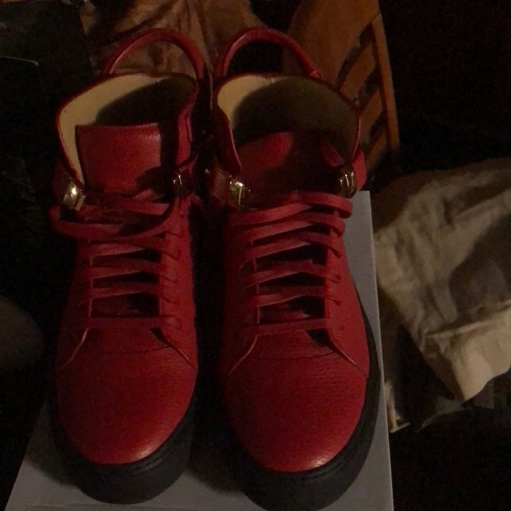 Sneakers